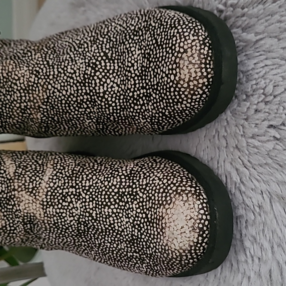 UGG Ankle Boots ❤️ - Picture 4 of 8